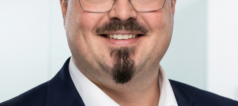 headshot-4.png